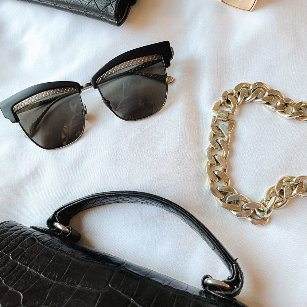 BOTTEGA VENETA Wayfarer Sunglasses with Intrecciato Weave w/ Case